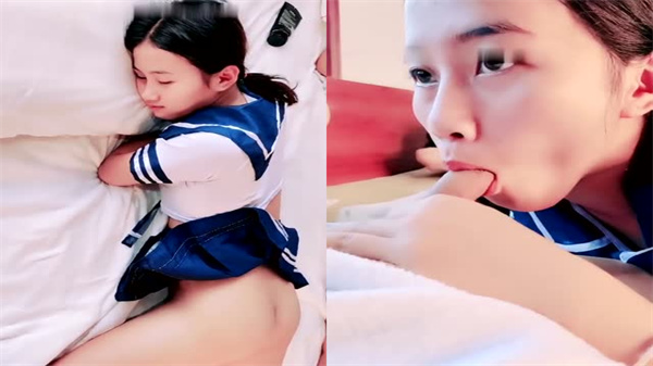 一群年轻姐妹的私密狂欢派对，激情四射 海报