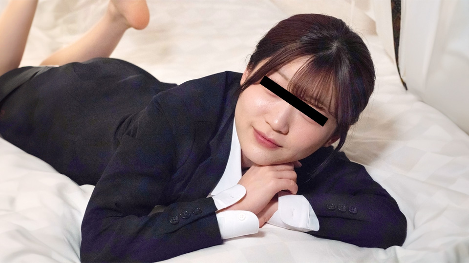 10musume 022525_01 娇小迷人求职女大学生面试现场无套内射实录 海报
