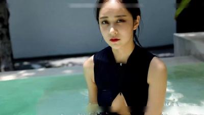 性感女神乔依琳苏梅岛私密旅拍，高清无码定制大片！ 海报