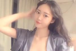 清纯学生妹嫩穴紧致多汁 童颜萌妹欲拒还迎骑乘位撒娇 海报
