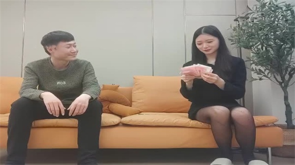 哥现在只是个传说！170CM黑丝长腿女神让你欲仙欲死 海报