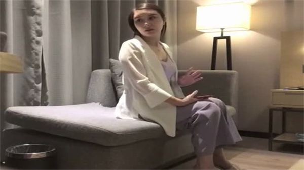 探花男爵高端会所 超靓外围女跪舔口交 白嫩美臀任君采撷 深喉侍奉淫语不断 海报