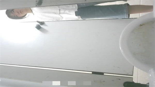 厕所偷拍新片流出！全景第三部高清无码，偷窥视角刺激体验 海报