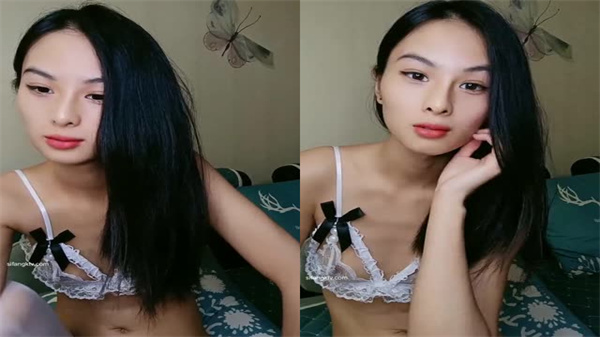 白丝小乳痴女深喉伺候，狼友骑乘上位狂操 海报