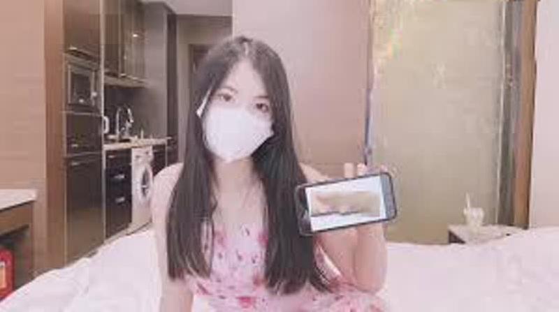 粉色性感连衣裙小学妹以性换租，白虎小嫩穴要被大鸡巴顶穿了！ 海报