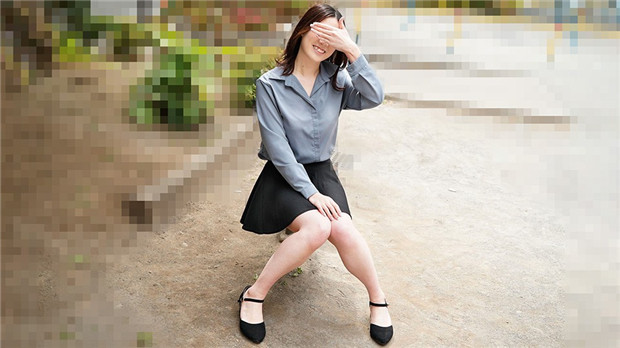 【10musume】午休偷情！办公室女神100923_01被搭讪即操！治愈系美腿OL硬上实录 海报