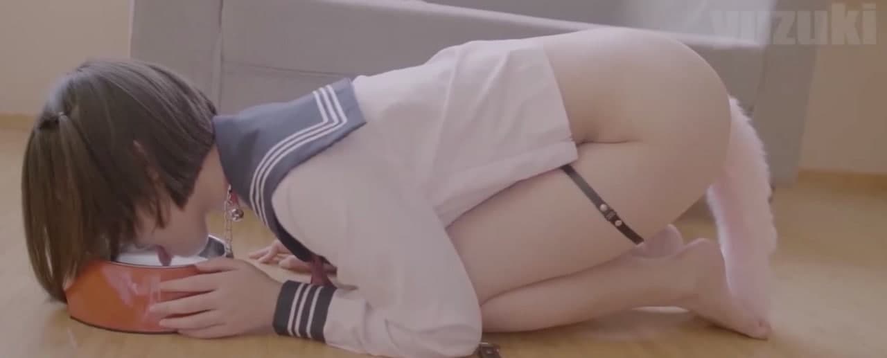 清纯学妹真空上阵！湿身诱惑私密直播秀 校服下竟藏这般美景 海报