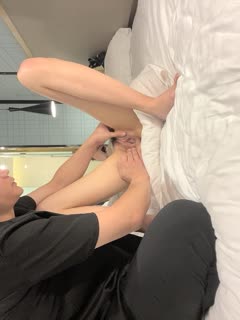 按摩推油_完美女神酒店叫了个男技师享受精油按摩服务，激情无套上位。 海报