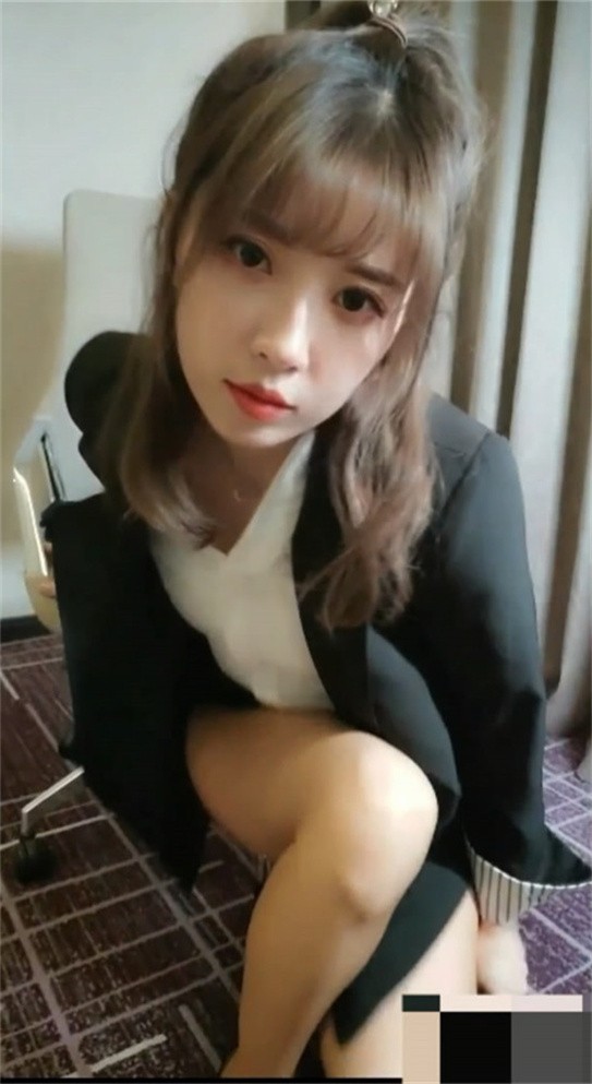 绝美小女神露娜OL制服黑丝诱惑 土豪私人订制流出 透视蕾丝湿身蜜穴走光 海报