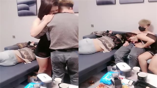 醉酒丈夫旁，风骚嫂子勾引小叔子激情啪啪 海报