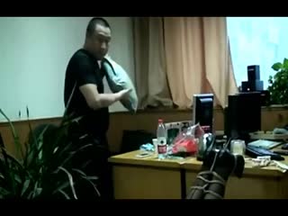 重口味 办公室进行M性教育 性感秘书被捆绑结实 奶子勒得好大 海报