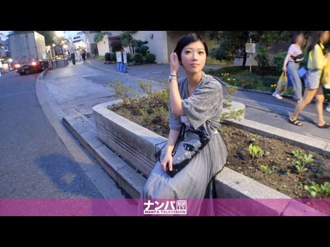 GANA2121マジ軟派、初撮。1373夜の裏原で黒髪ショートのオシャレ女子を突撃ナンパ！『ファッションインタビュー』というキラーワードにまんまと釣られてホテルへ！. 海报
