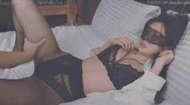 极品反差气质尤物加班的ＯＬ小白领的特殊服务，清纯唯美小仙女私下竟然是个小骚货 海报