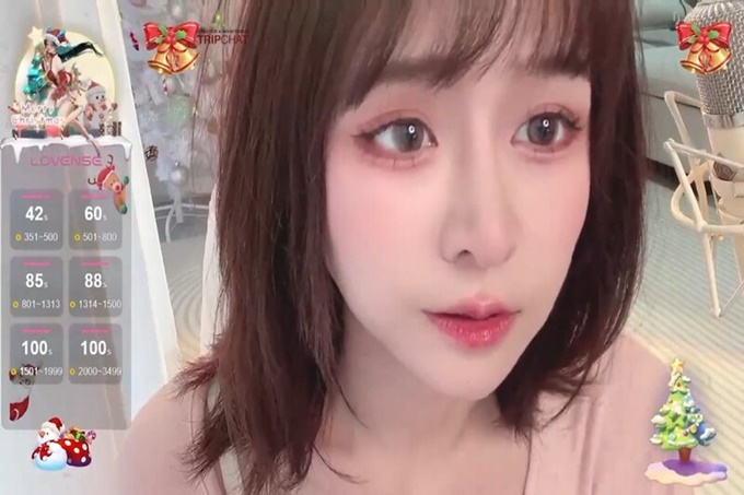 stripchat平台年末来了新女神大佬们沸腾了【Meg_Linda】萝莉天花板粉嫩的无毛屄真粉不来虚的直接脱光看个够 海报