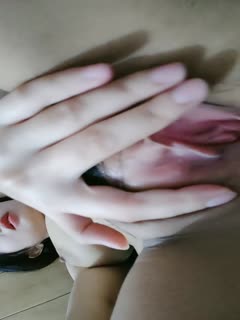 小江疏影完美好身材露脸出境，丝袜情趣淫水骚穴尿尿给狼友看 (1) 海报