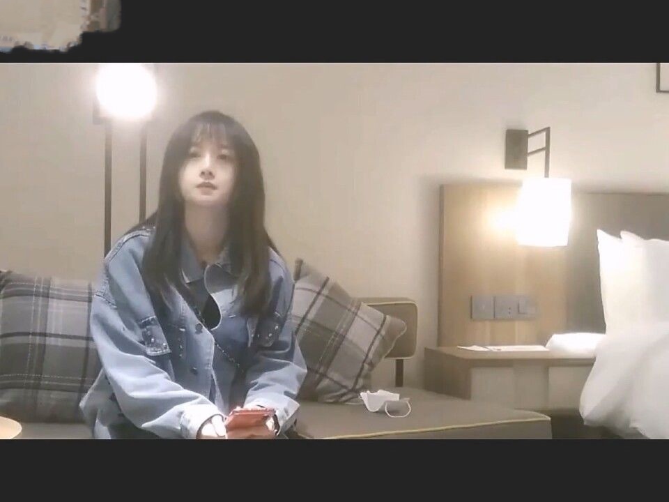 【糖心Vlog】 糖心探花约炮在校大学生妹子没想到真的很骚一直让快操她的小骚逼 海报