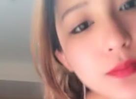 直播露脸小美女发骚求射精！想要插我大JB吗？群P深喉内射等你来操，骚话不断爽翻天～ 海报