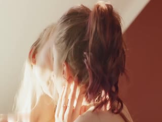 美女苗条的好身材看着她自慰自己也充满欲望 海报