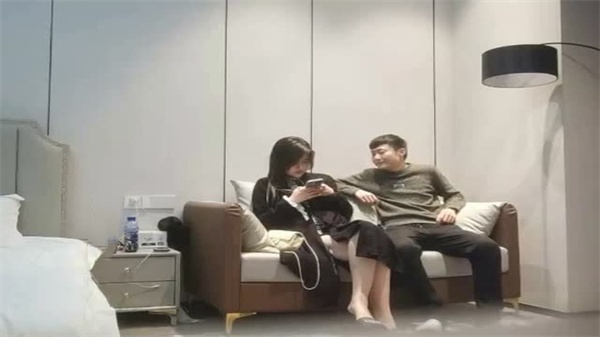 利哥探花真实流出 白皙巨乳女神骑乘位激情演绎 极品视觉盛宴【无码母带】 海报